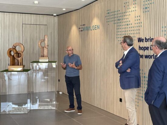 Acto-Esculturas-Viralgen-2-1024×768