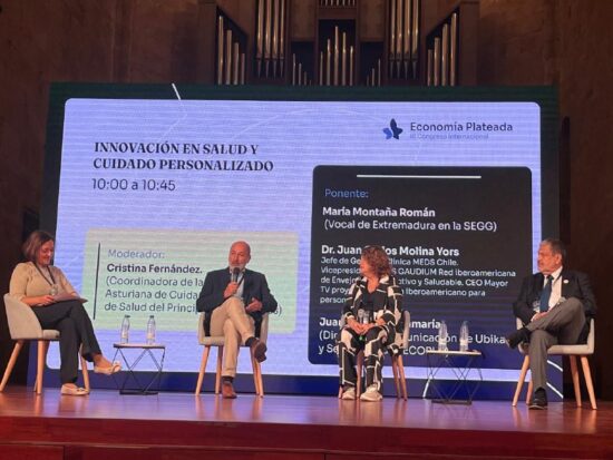 Foto mesa Salud Congreso Economía Plateada 1