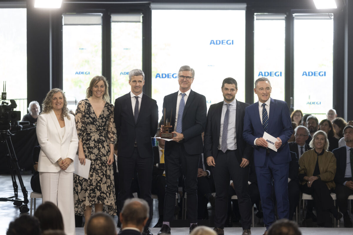 SARA SANTOS – ARGAZKILARIA